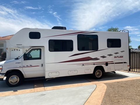 EDC Bookings Allowed - 2019 Winnebago Drivable vehicle in Las Vegas Strip