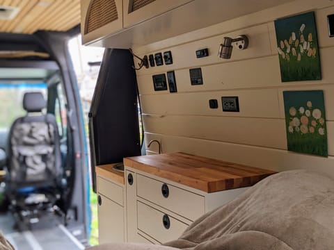 2020 Mercedes Sprinter Bodacious Campervan Campervan in Chilliwack