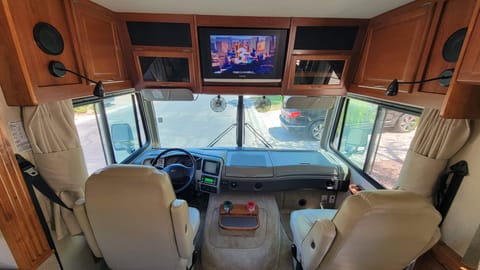 Gorgeous Extra Large Coastal California Dream RV Drivable vehicle in Rio Del Mar