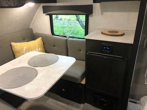 2021 Braxton Creek Bushwhacker Plus...THE OFFICIAL RV OF FAMILY TIME! Tráiler remolcable in Auburn