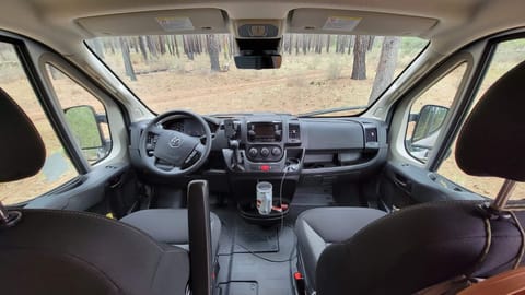 'Atty' - 2023 Winnebago Solis Pocket Veicolo da guidare in Tigard