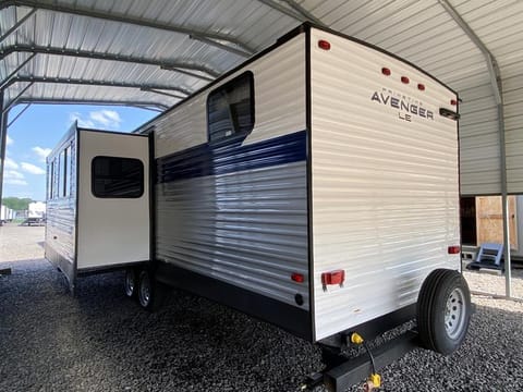 22 Avenger Bunkhouse Sleeps 8- Delivery Available Towable trailer in Wesley Chapel