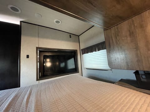 Travel Trailer w/ Bunk Room house!  Luxury 2019 Heartland Mallard M33 Towable trailer in Highlands Ranch