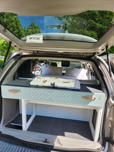 Ford free star class b, solar panel, dvd Drivable vehicle in Vancouver