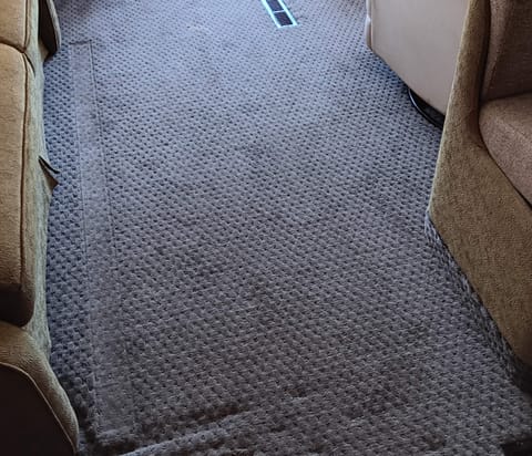 Brand new carpet throughout.
