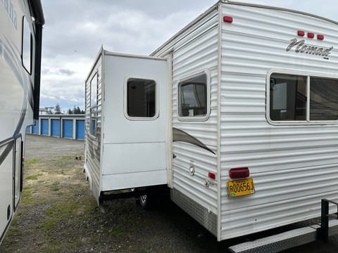 2007 Nomad Limited 272, ready for your next adventure Towable trailer in Dundee