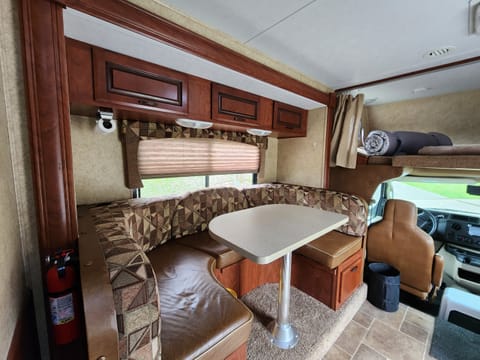 2013 Forest River "Fun"-seeker - Fully Stocked! *Military Discount* Drivable vehicle in Olympia