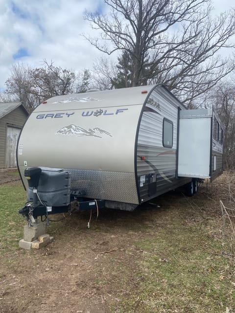 2014 Forest River Cherokee Grey Wolf 26DBH Towable trailer in Cameron