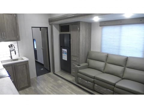 "COMFY CAMPER" Forest River XLR BOOST 36TSX16 Towable trailer in Corona