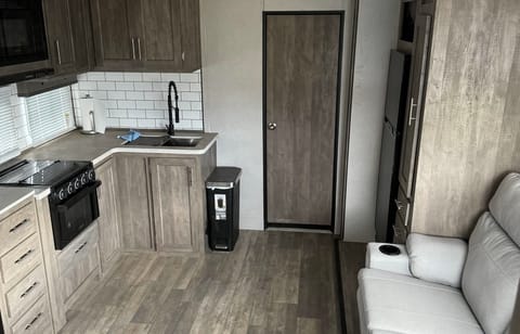 "COMFY CAMPER" Forest River XLR BOOST 36TSX16 Towable trailer in Corona