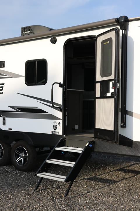 2022 Cruiser RV MPG Ultra Lite Towable trailer in Sacramento