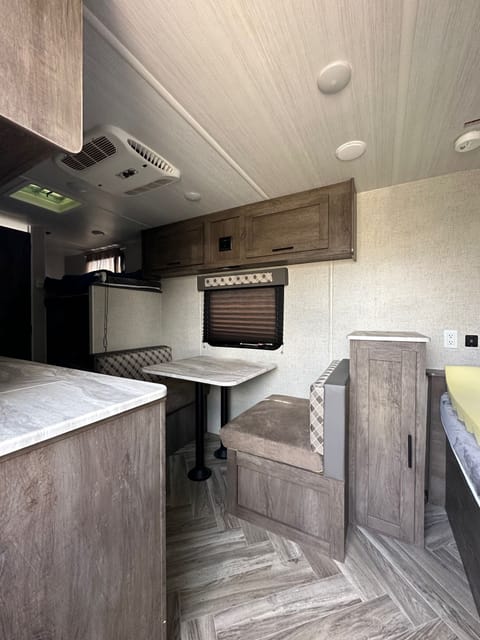 2021 Forest River EVO 177BQ (SUV & PET FRIENDLY) Easy to tow! Tráiler remolcable in Upland