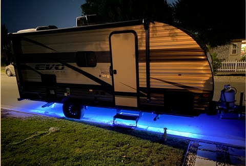 2021 Forest River EVO 177BQ (SUV & PET FRIENDLY) Easy to tow! Tráiler remolcable in Upland