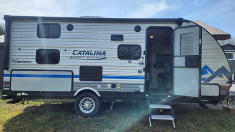 New Catalina Summit Fully Loaded Towable trailer in Douro-Dummer