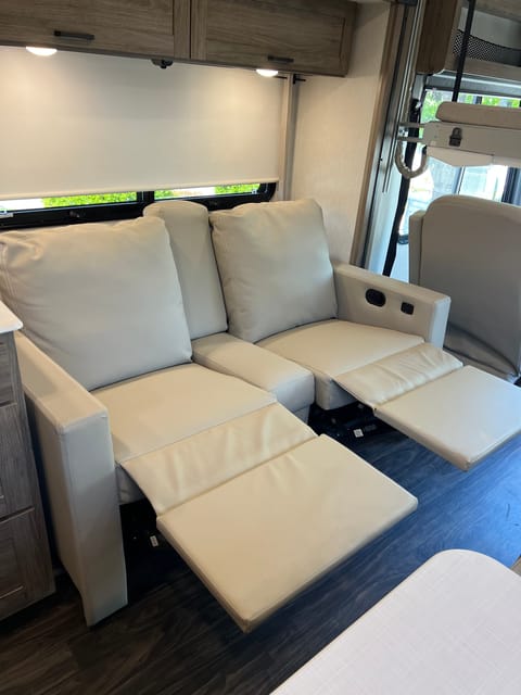 2023 Winnebago Vista Drivable vehicle in Fresno