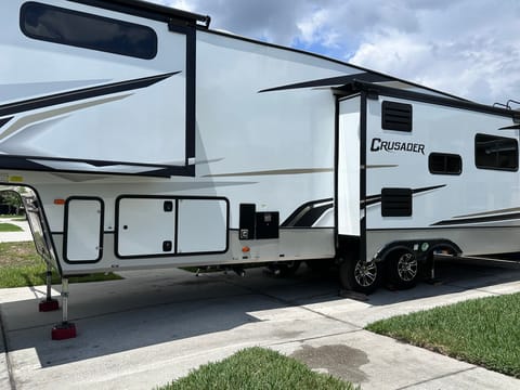 2022 Prime Time Crusader Fifth Wheel Rimorchio trainabile in Land O Lakes