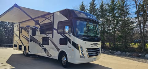 Family Fun Adventure awaiting you!!  2022 Thor A.C.E. with Bunk beds Drivable vehicle in Forest Lake