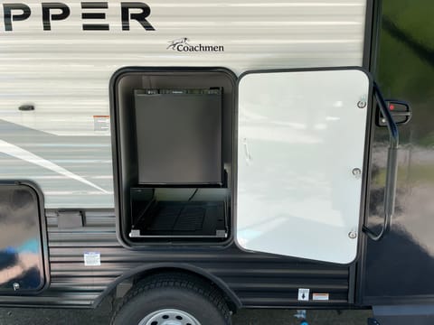 2022 Clipper Ultra Lite [Pet Friendly] Towable trailer in Old Hickory Lake