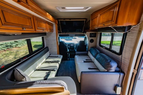 Magical Knight Bus! 2016 Thor Citation Sprinter 24SL - EZ to Drive! Véhicule routier in Hyde Park