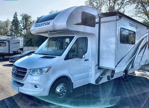 2023 Luxury Mercedes RV Thor Quantum 24ft Drivable vehicle in Campbell