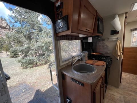 Super light weight travel trailer! Towable trailer in Evergreen