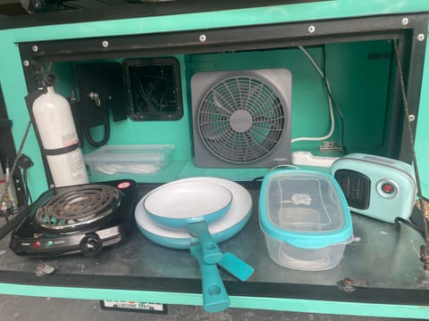 The Turquoise Teardrop - A Fun Little Trailer Camper Towable trailer in Town N Country