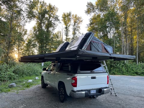 Northirn Toyota Tundra 1 or 2 Roof Tent Drivable vehicle in Vancouver