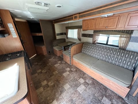 2014 Shasta Flyte 265DB Towable trailer in Malta