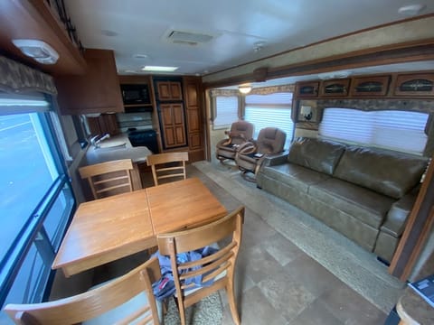 2012 Forest River Sabre Towable trailer in Malta