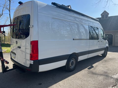 2022 Mercedes-Benz Sprinter RV Motorhome Campervan Campervan in Cedar Rapids