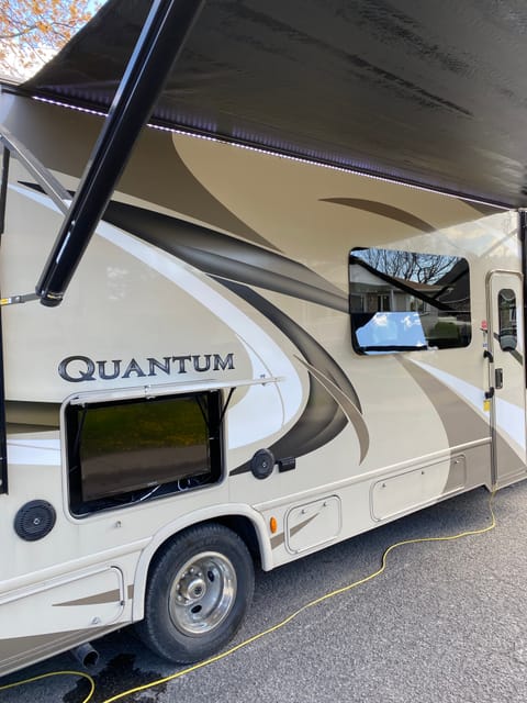 2018 Thor Quantum - 31 pieds pleine extension - class C Drivable vehicle in Boucherville