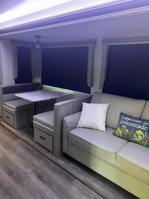 2023 East to West Alta 3150KBH  Luxurious, Spacious, Family Friendly Bunks Towable trailer in Orlando
