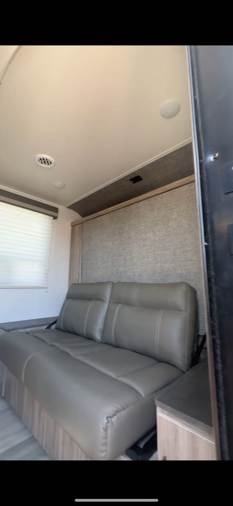 2022 Winnebago MicroMinnie Towable trailer in Ventura