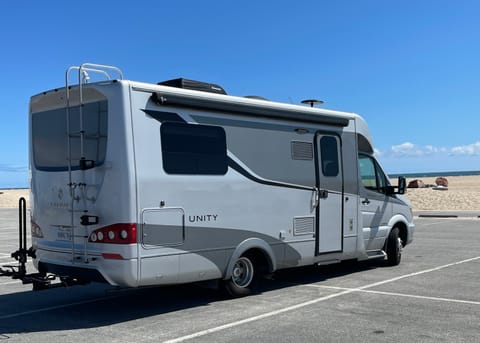 2016 MERCEDES SPRINTER LEISURE TRAVEL VAN UNITY TB Fahrzeug in Huntington Beach