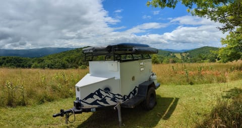 MotoCamps Mobile Base Camp Overland Trailer & Rooftop Tent Towable trailer in Waynesboro