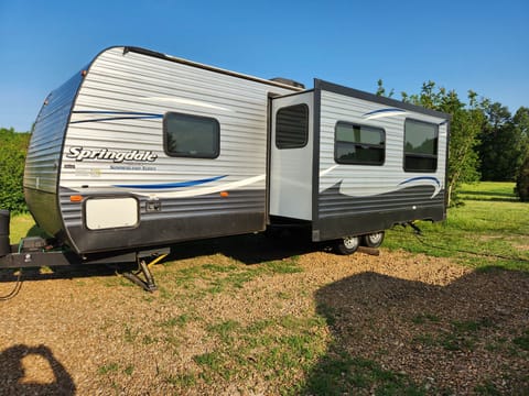 2018 summerland 2820bh Towable trailer in Sardis Lake