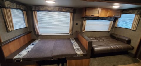 2018 summerland 2820bh Towable trailer in Sardis Lake