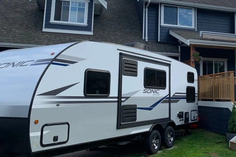 Immaculate 2020 Venture Sonic 27ft Travel Trailer (Delivery Only) Tráiler remolcable in Squamish