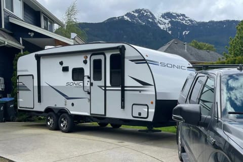 Immaculate 2020 Venture Sonic 27ft Travel Trailer (Delivery Only) Tráiler remolcable in Squamish