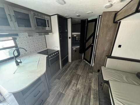 2022 Heartland RVs North Trail 24BHS Towable trailer in New River