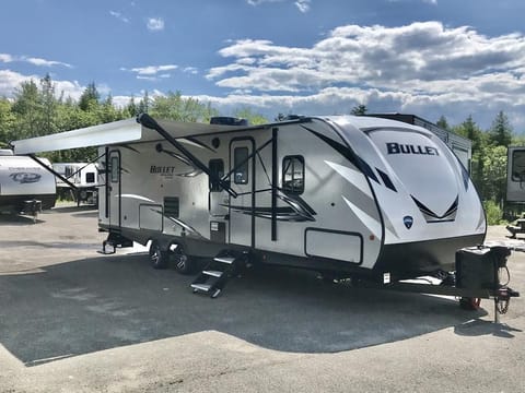 B3 INTRODUCTORY OFFER! 2023 Keystone Bullet 290BHSWE Towable trailer in Temecula