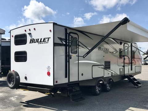B3 INTRODUCTORY OFFER! 2023 Keystone Bullet 290BHSWE Towable trailer in Temecula