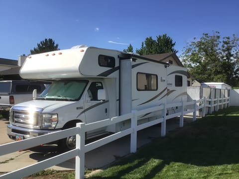 2011 Coachman Freelander Drivable vehicle in Layton