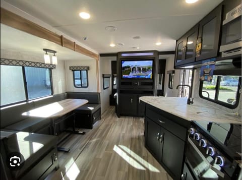 2022 Coachmen Freedom Express 29’ Bunk House Towable trailer in North Salt Lake