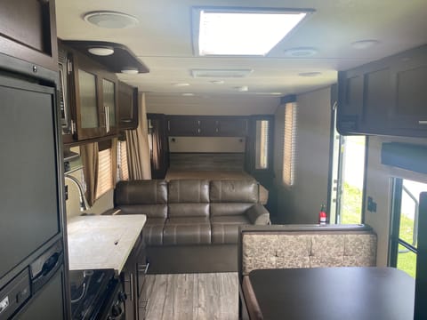 2017 Forest River Cherokee Grey Wolf- Pet Friendly! Tráiler remolcable in Sevierville