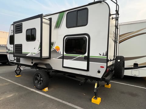 2023 No Boundaries 16 (Rook a Wilderness Escape) Towable trailer in Sterling