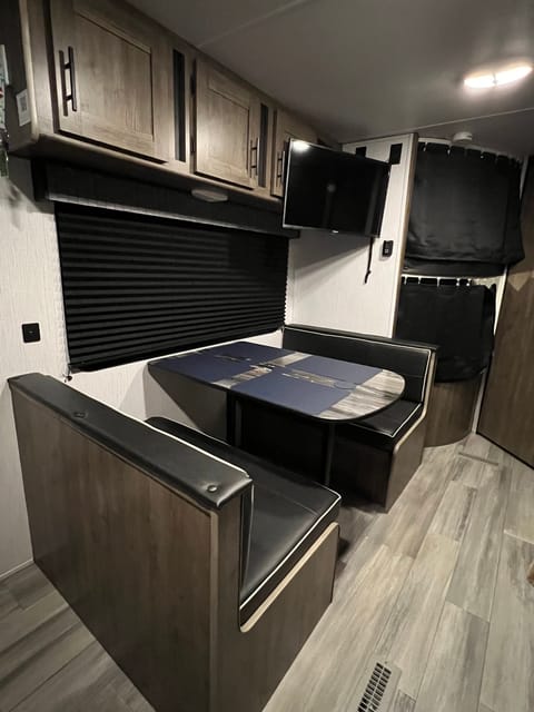 Fully loaded & ready for a weekend getaway with friends & family! Towable trailer in Norfolk