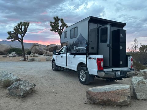F250 4x4 with Soaring Eagle camper. sleep up to 3 Drivable vehicle in San Lorenzo