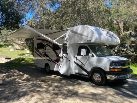 Super Clean & Easy to Drive! 2023 Thor Chateau - 24 ft. Class C Drivable vehicle in Orange