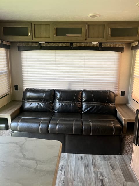 2019 Forest River Palomino Puma XLE. Lite Tráiler remolcable in Rossville